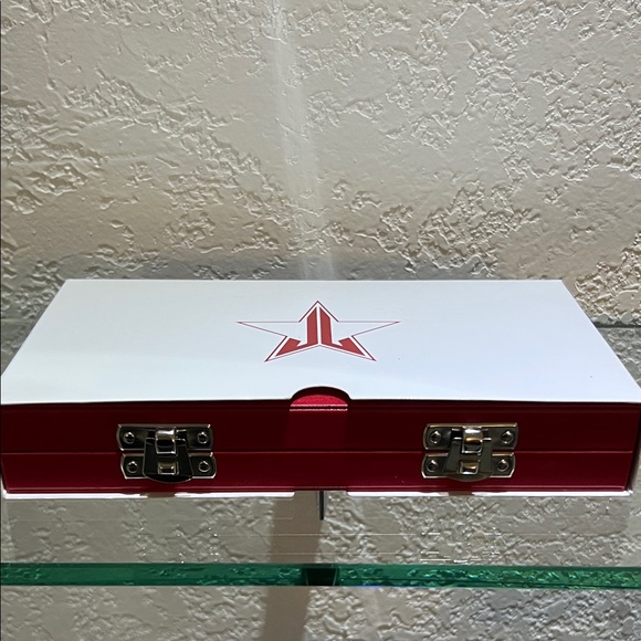 JEFFREE STAR BLOOD SUGAR NIB 18 SHADES MIRRORED EYESHADOW PALETTE - Picture 2 of 8